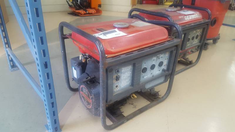 lot 4 image: KAWASAKI MODEL GE 2900, GAS POWERED 120240V GENERATOR