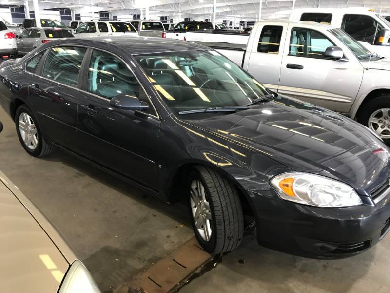 lot 10 image: 2008 Chevrolet Impala LT