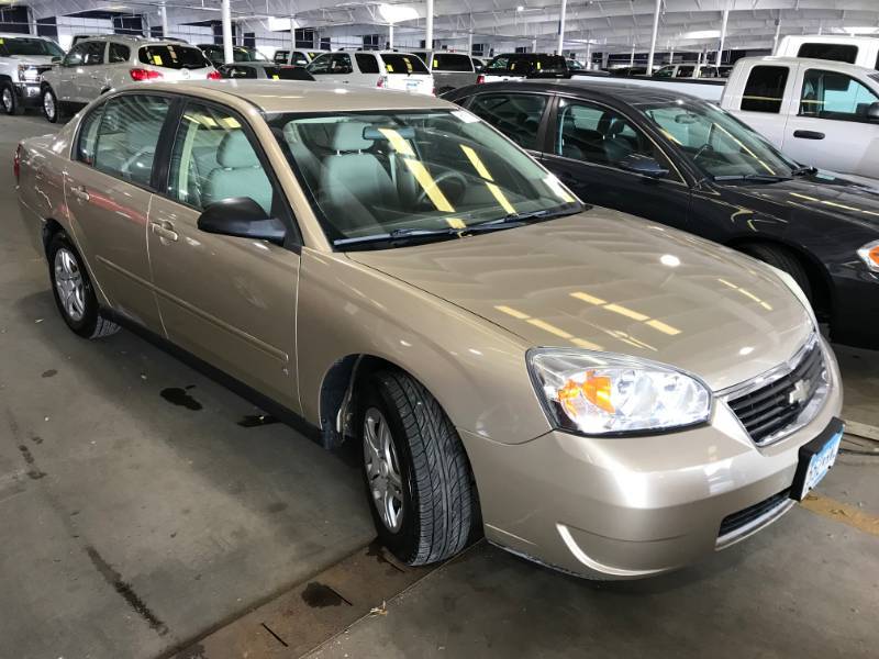 lot 13 image: 2007 Chevrolet Malibu LS