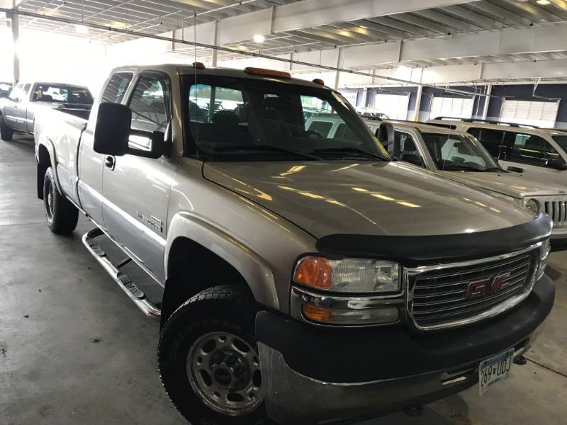 lot 14 image: 2002 GMC Sierra 2500 4x4 Duramax