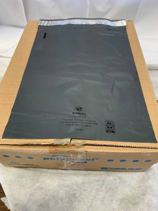 Lot of 1000 10 x 13 Shipping Bags