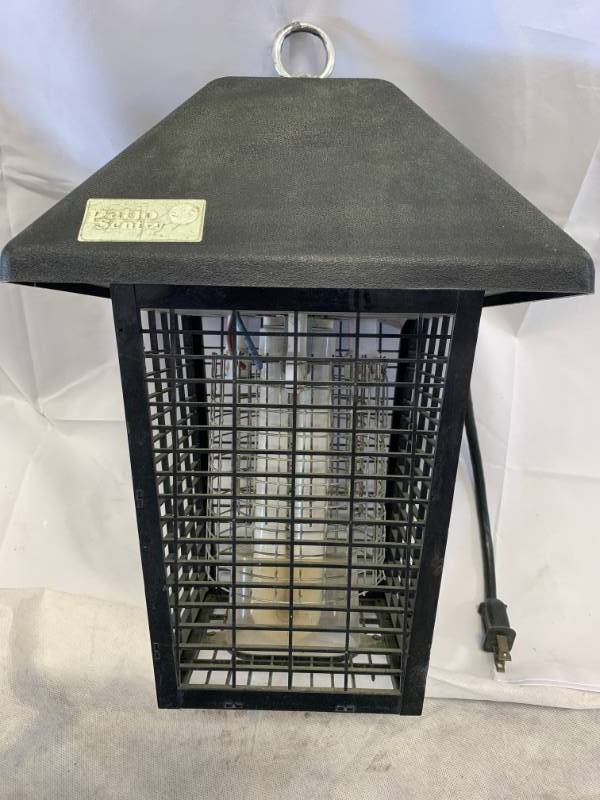 Patio Sentry Bug Zapper plus Carpeted Box