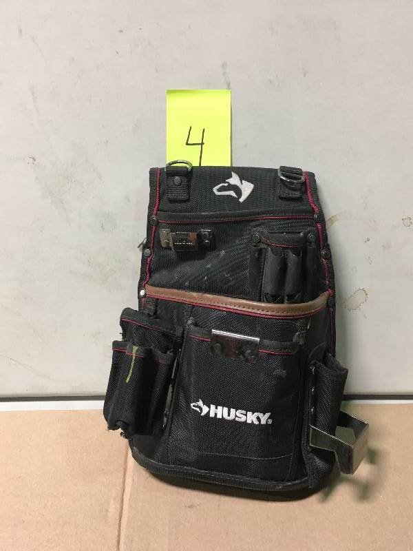 lot 4 image: Husky 2-Pocket Framer Pouch with Leather