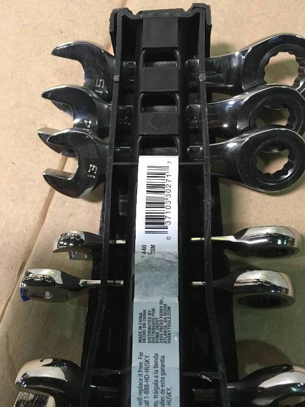 lot 46 image: Husky SAE and Metric Stubby Combination Ratcheting Wrench Set (10-Piece) 2 PCS MISSING