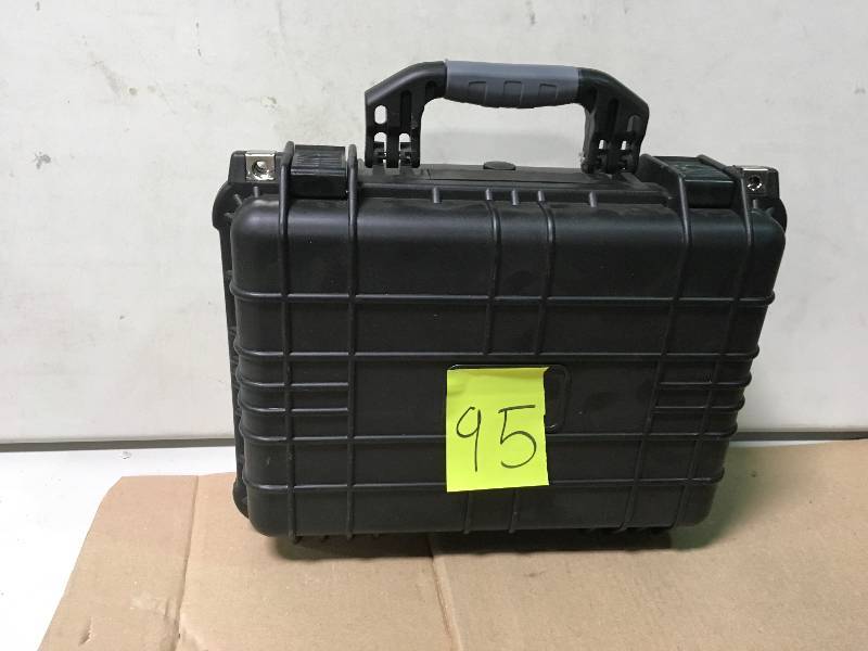 lot 95 image: Members Mark 16 Safety Protective Box