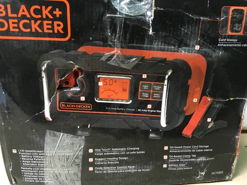 lot 3 image: BLACKDECKER 15 Amp Battery Charger with 40 Amp Engine Start in good working condition