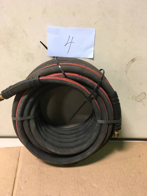 lot 4 image: Husky 38 in. x 25 ft. Hybrid Hose  in good working condition