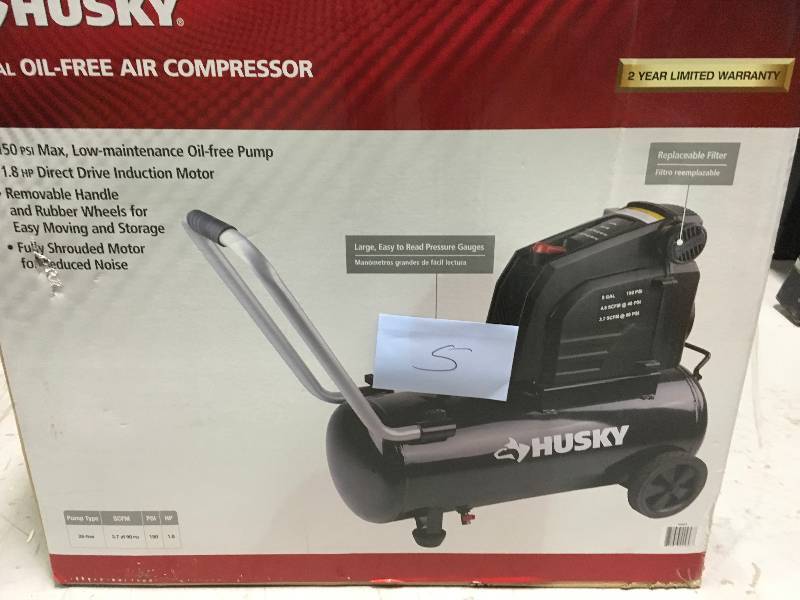 lot 5 image: Husky 8G 150 PSI Hotdog Air Compressor  in good working condition