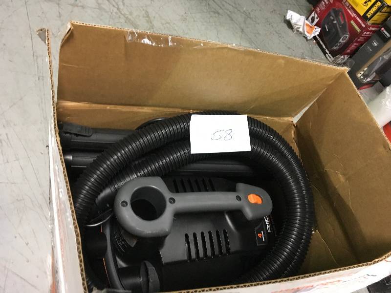 lot 58 image: RIDGID 4 Gal. 5.0-Peak HP Portable WetDry Vacuum USED  in good working condition