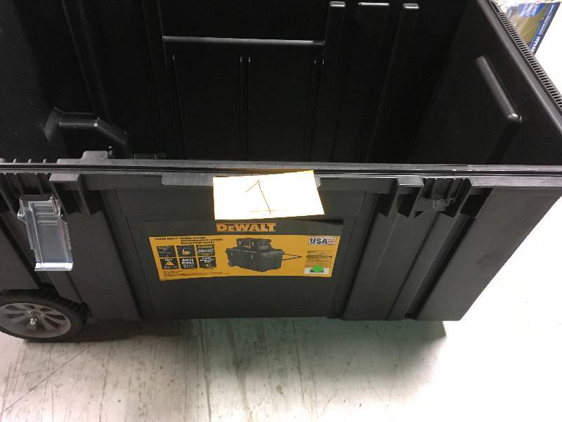 DEWALT Tough Chest 38 in. 63 Gal. Mobile Tool Box missing one latch