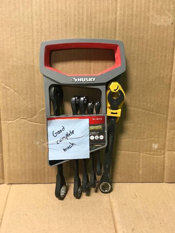 Husky 100-Position Double Ratcheting Wrench Set Metric (5-Piece) not used