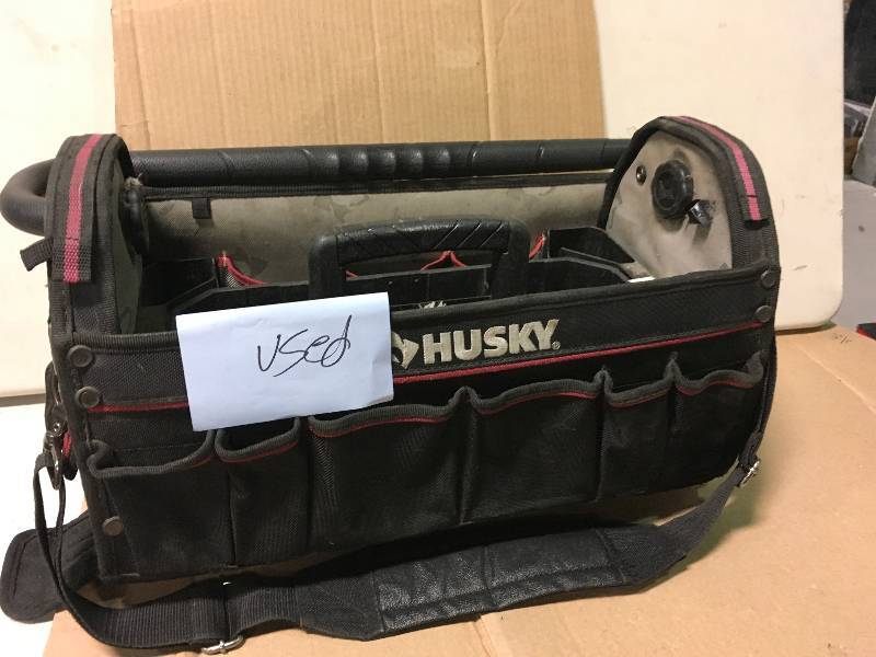 Husky 20 in. Pro Tool Bag with Pull Out Tray USED in good working conditio