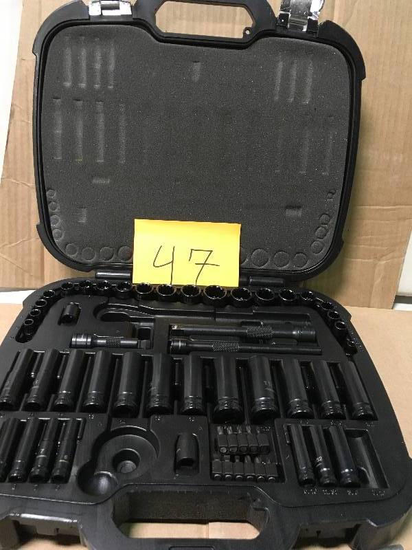 Husky 38 in. Drive 100-Position Universal SAE and Metric Mechanics Tool Set (60-Piece) MISSING 3 PCS.