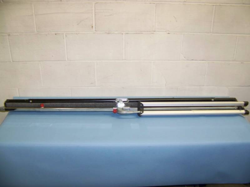 lot 29 image: Da-Light, Picture King, Tripod Movie  Projection Screen