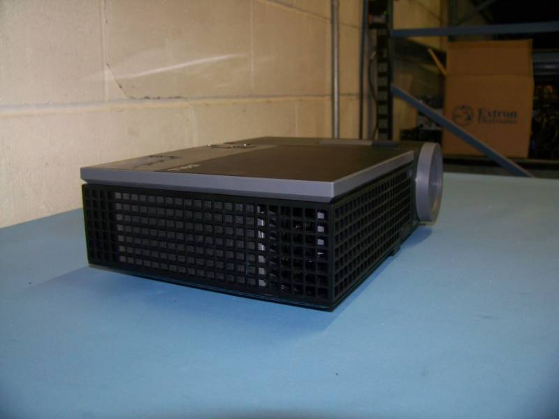 lot 11 image: Dell, 1510X, DLP Projector with HDMI Input