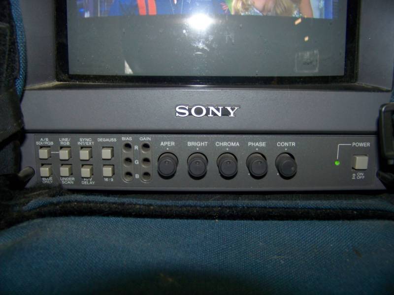lot 78 image: 8, Sony, Trinitron, Professional, Portable, Color Video Monitor in PortaBrace, Soft Sided Carrying Case