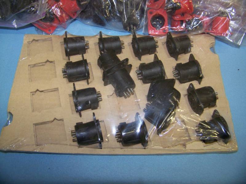 lot 92 image: Miscellaneous XLR Connectors in Various Sizes