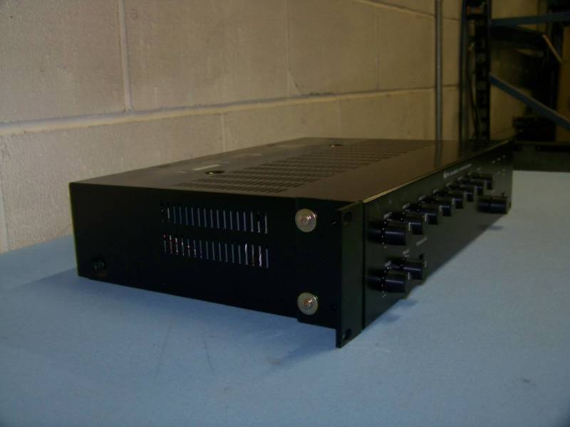 lot 9 image: TOA, 900 Series II, 8 Channel Mixer  Power Preamplifier  Amplifier  Amp with (5) Rear Modules