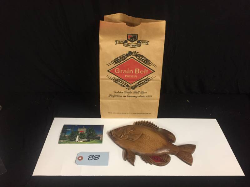 lot 88 image: Lot of Grain Belt Beer advertising items