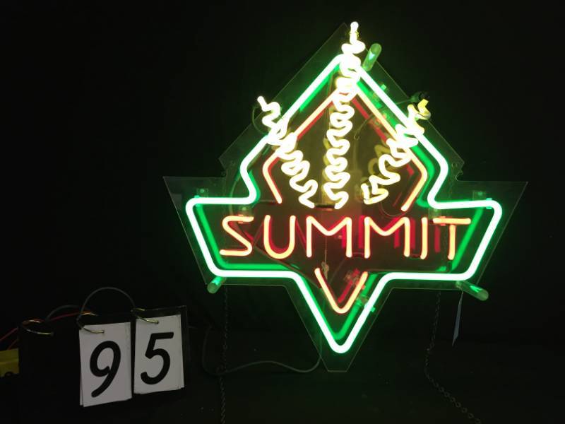 lot 95 image: Summit Brewing 1st generation neon sign