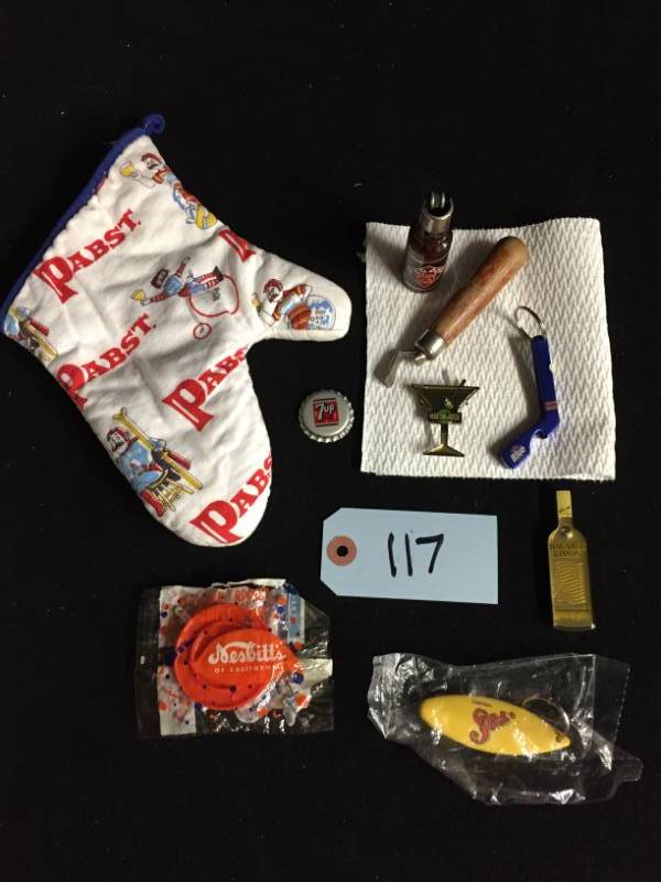 lot 117 image: Lot of small advertising items