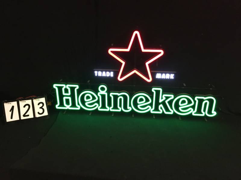 lot 123 image: Heineken LED light