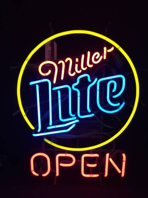 lot 138 image: Miller Lite Open neon sign