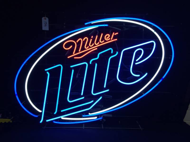 lot 154 image: Miller Lite hoops neon - extra large