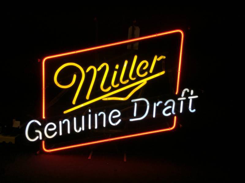 lot 157 image: Miller Genuine Draft neon