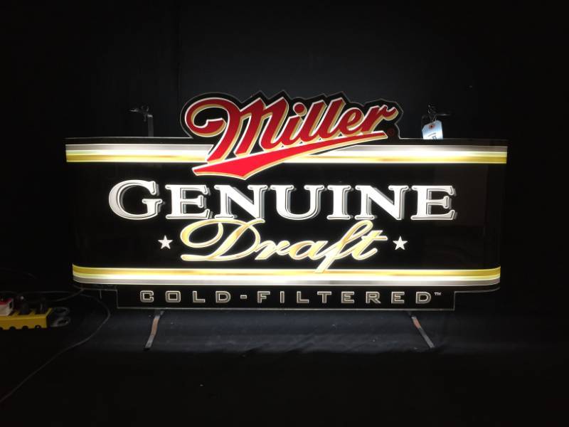 lot 158 image: Miller Genuine Draft fluorescent light up