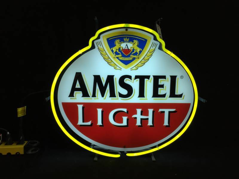 lot 160 image: Amstel Light neon