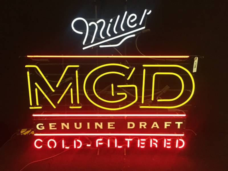 lot 178 image: Miller MGD Genuine Draft neon