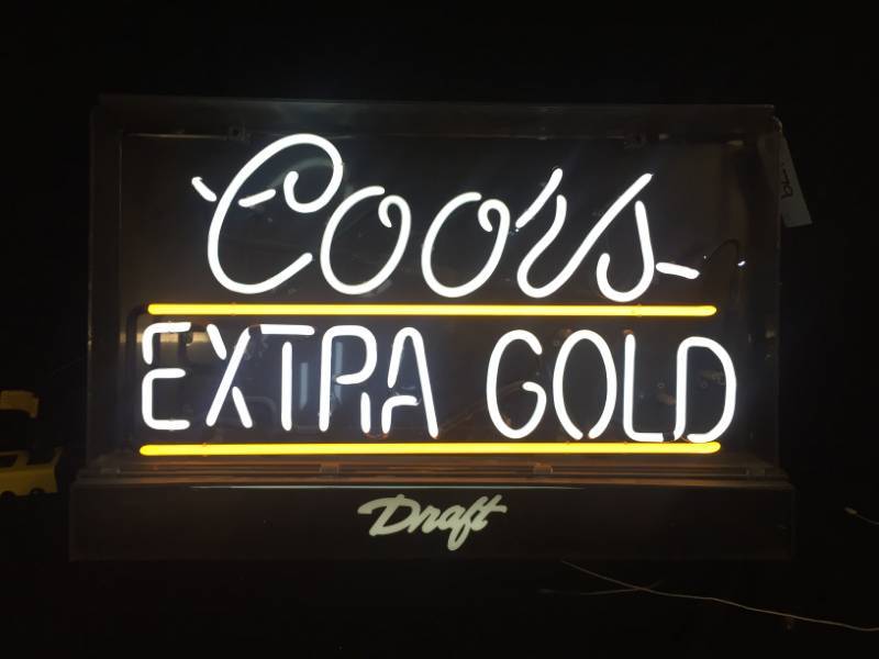 lot 179 image: Coors Extra Gold Draft neon