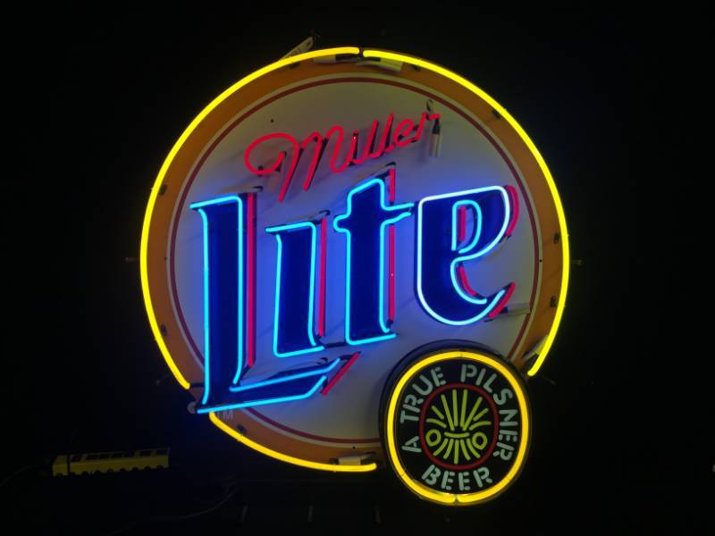 lot 180 image: Large Miller Lite neon