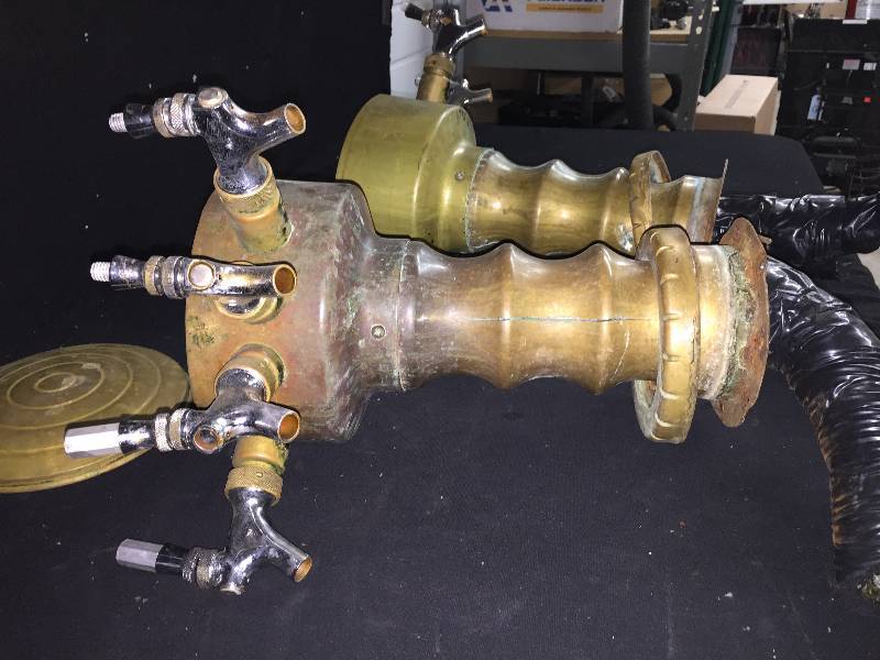 lot 250 image: Vintage brass multi-line beer tap