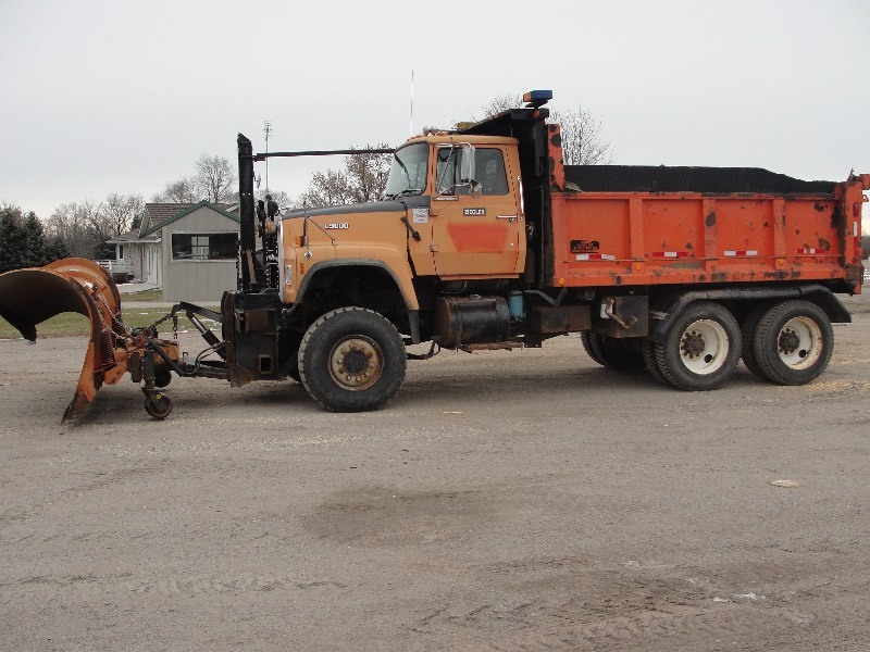 1989  FORD 9000  SNOW PLOW TRUCK