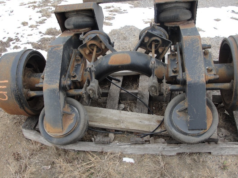 AIR LIFT  TAG AXLE