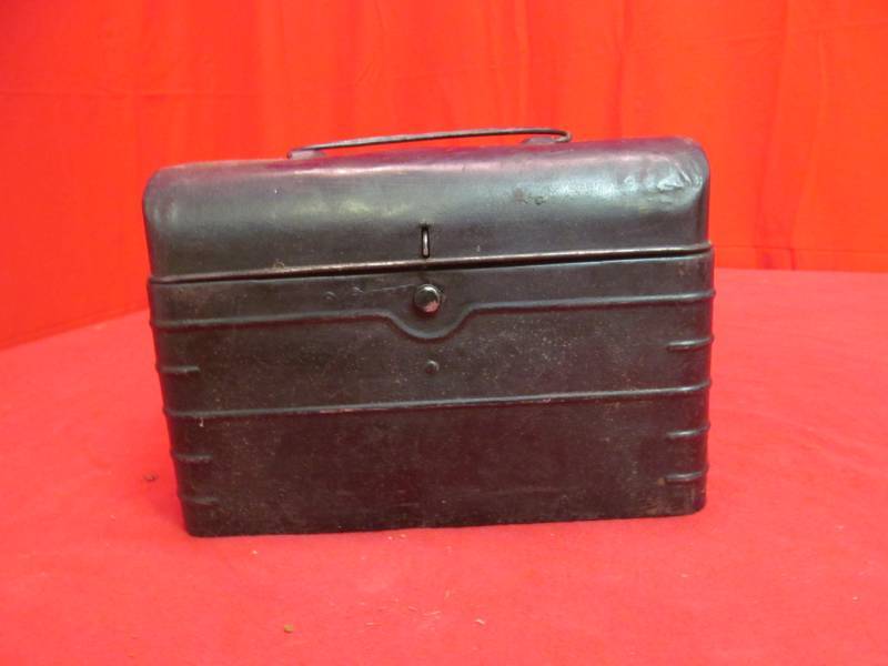 vintage lunch bucket