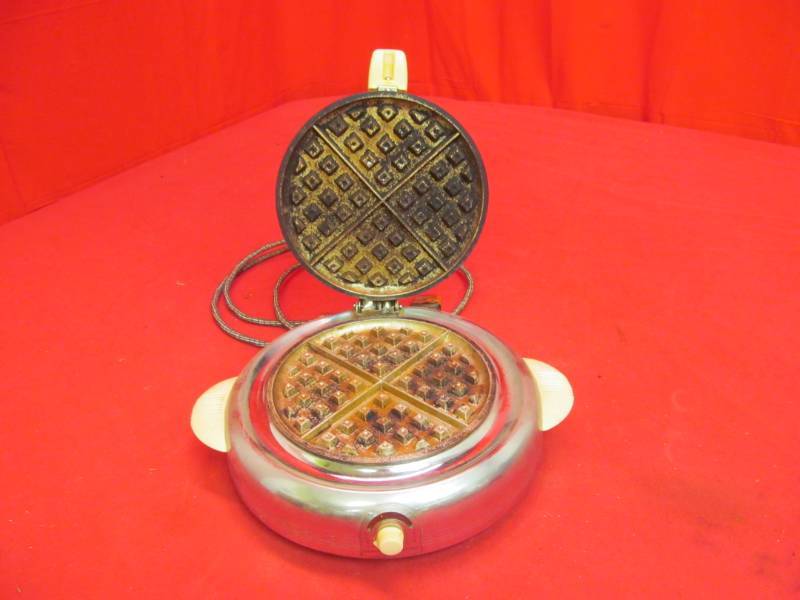 vintage General Electric waffle iron