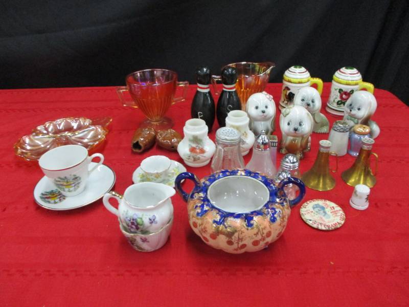 Salt and pepper shaker, tea set and knick knack