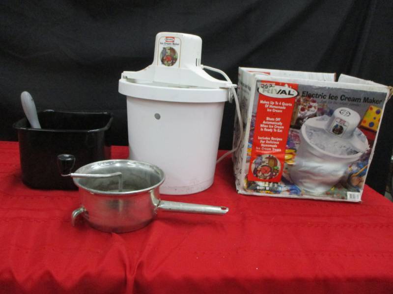 Icrecream Maker and Collander