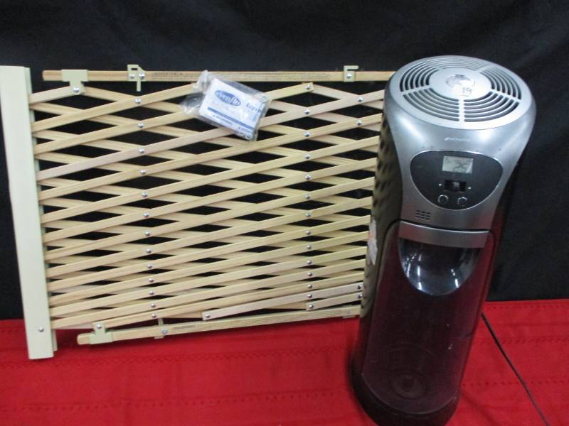 Baby gate and Humidifier