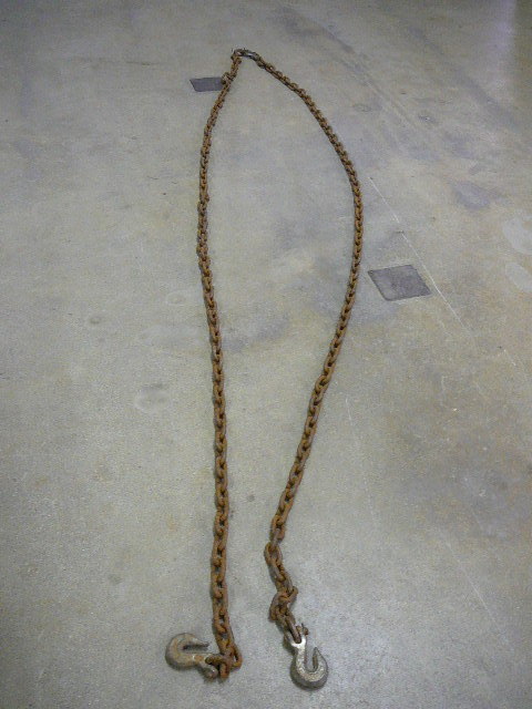 lot 4 image: 20 Log Chain with 38 Hooks