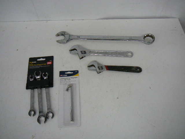 lot 16 image: Tools