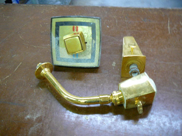 lot 26 image: Kohler Tub & Shower Parts