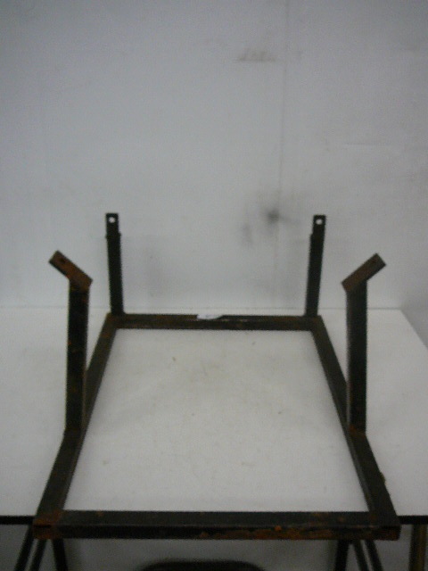 lot 86 image: Engine Stand