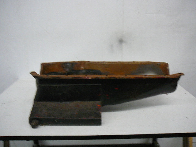 lot 52 image: Chevy Small Block Oil Pan