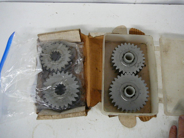 lot 79 image: Quick Charge Rear End Gears