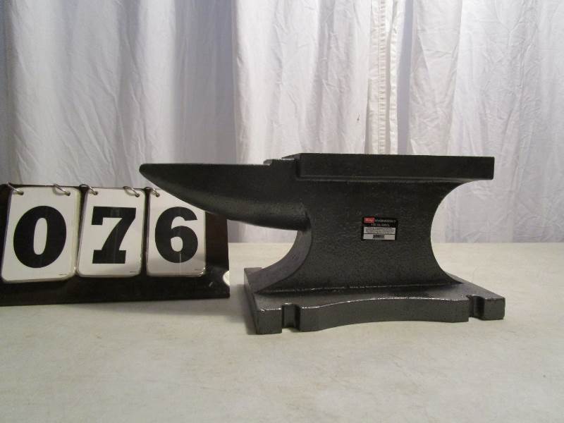 lot 76 image: Anvil - 100 lbs