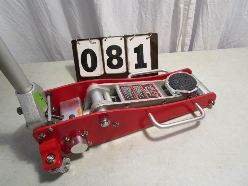 lot 81 image: Aluminum Jack - 1.5 ton